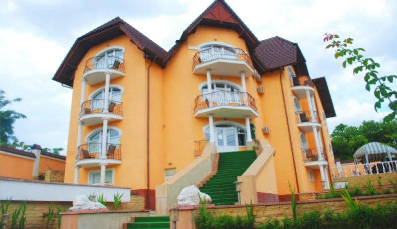 Shadow Boutique Hotel & Spa Chisinau Luaran gambar
