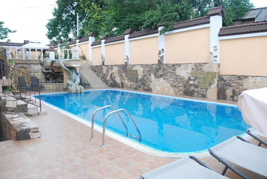 Shadow Boutique Hotel & Spa Chisinau Luaran gambar